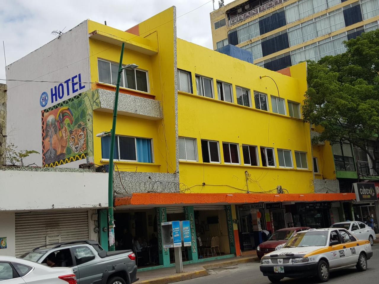 Hotel Avenida 툭스틀라 외부 사진