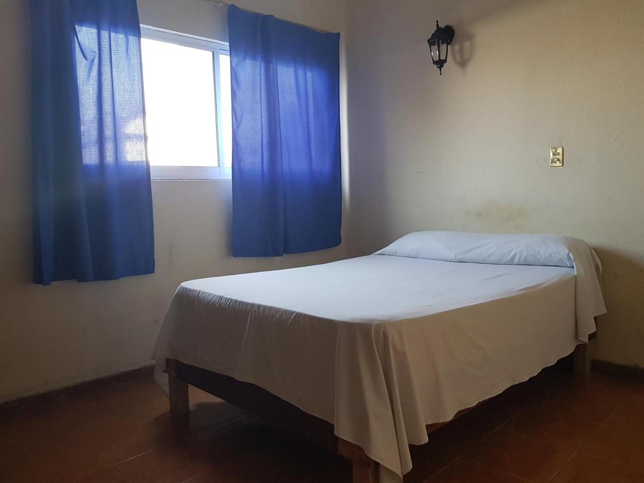 Hotel Avenida 툭스틀라 외부 사진